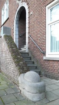 Rounded corner-stone, Amsterdam ©HH
